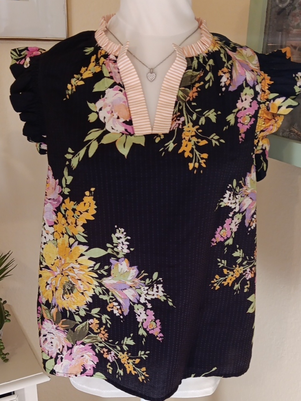 NWT Oddi Black Floral Ruffle-Sleeve Tunic with Pink Trim.Whimsical.Fun. Playful